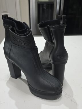 Sorel Medina Black Heeled Waterproof Ankle Boots Size 8